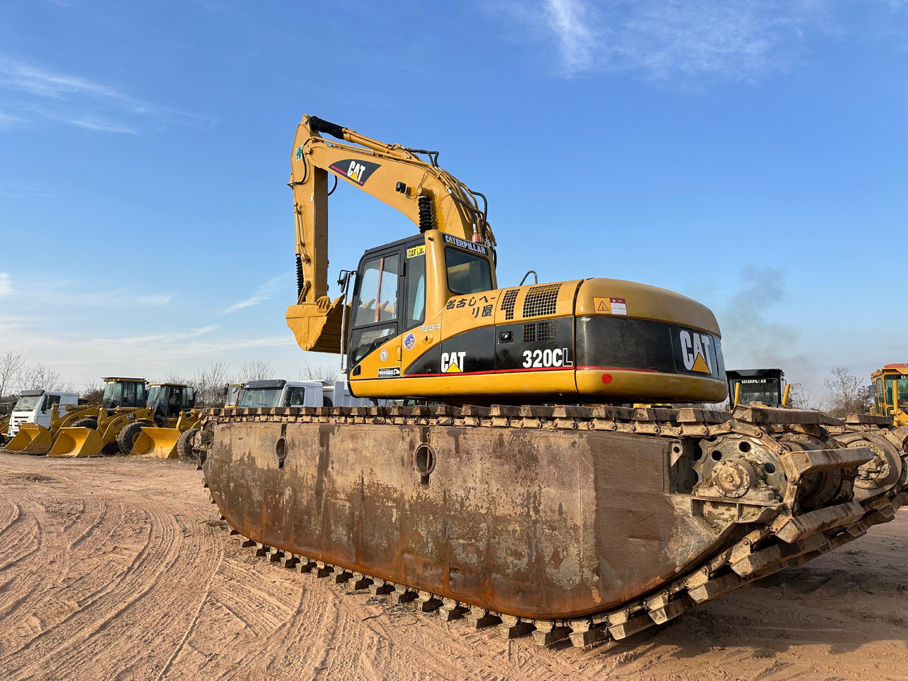 CAT 320CL - Escavadeira flutuante: foto 1 CAT 320CL - Escavadeira flutuante: foto 1