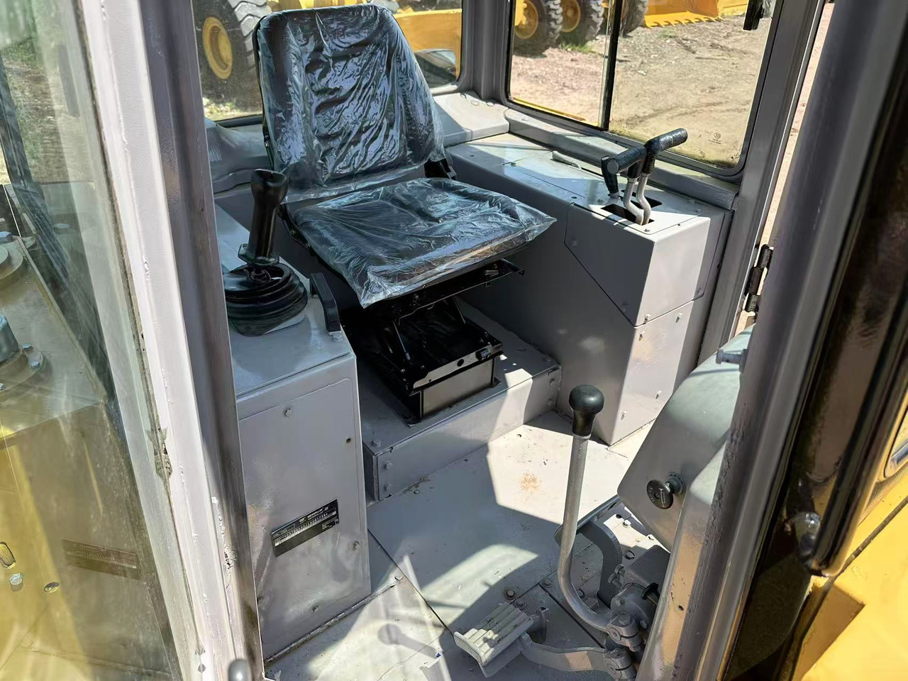 CAT D6G - Buldôzer: foto 5 CAT D6G - Buldôzer: foto 5