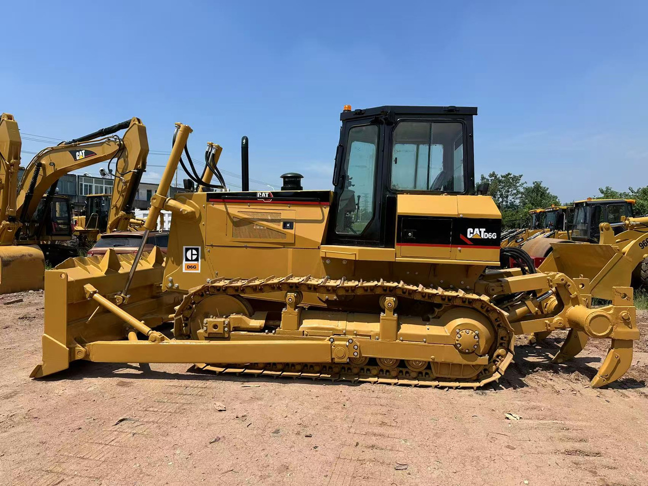 CAT D6G bulldozer - Buldôzer: foto 3 CAT D6G bulldozer - Buldôzer: foto 3