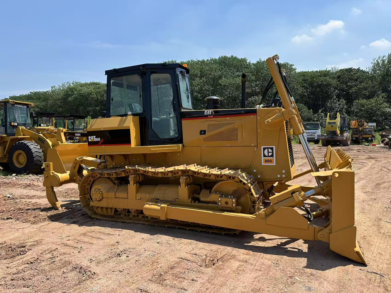 CAT D6G bulldozer - Buldôzer: foto 2 CAT D6G bulldozer - Buldôzer: foto 2
