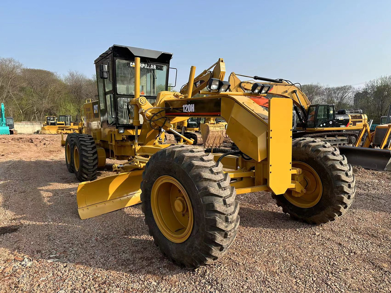 CATERPILLAR 120H - Motoniveladora: foto 2 CATERPILLAR 120H - Motoniveladora: foto 2