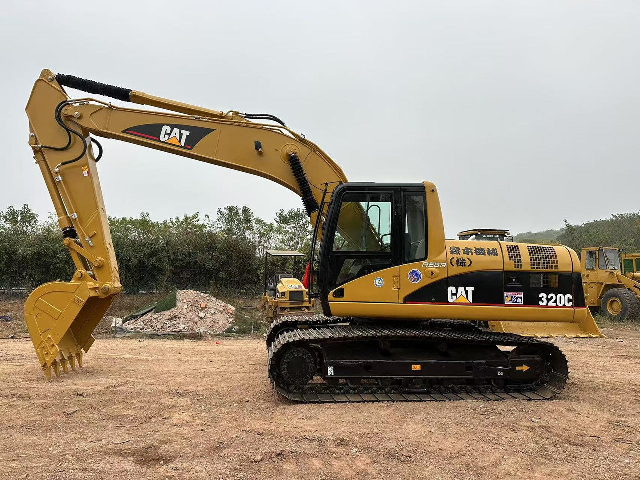 CATERPILLAR 320CL - Escavadora de rastos: foto 1 CATERPILLAR 320CL - Escavadora de rastos: foto 1