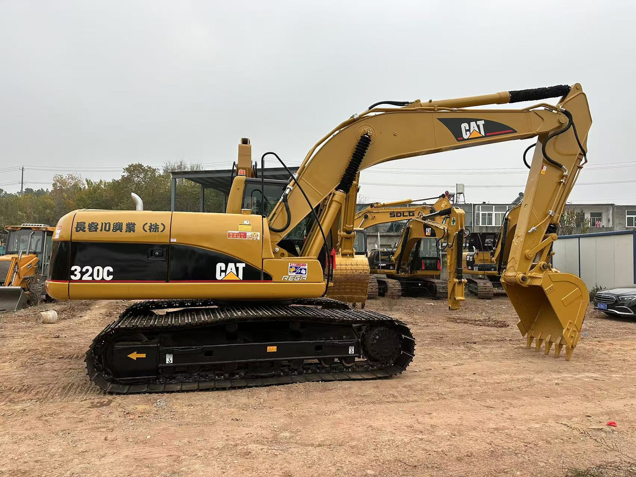 CATERPILLAR 320CL - Escavadora de rastos: foto 4 CATERPILLAR 320CL - Escavadora de rastos: foto 4