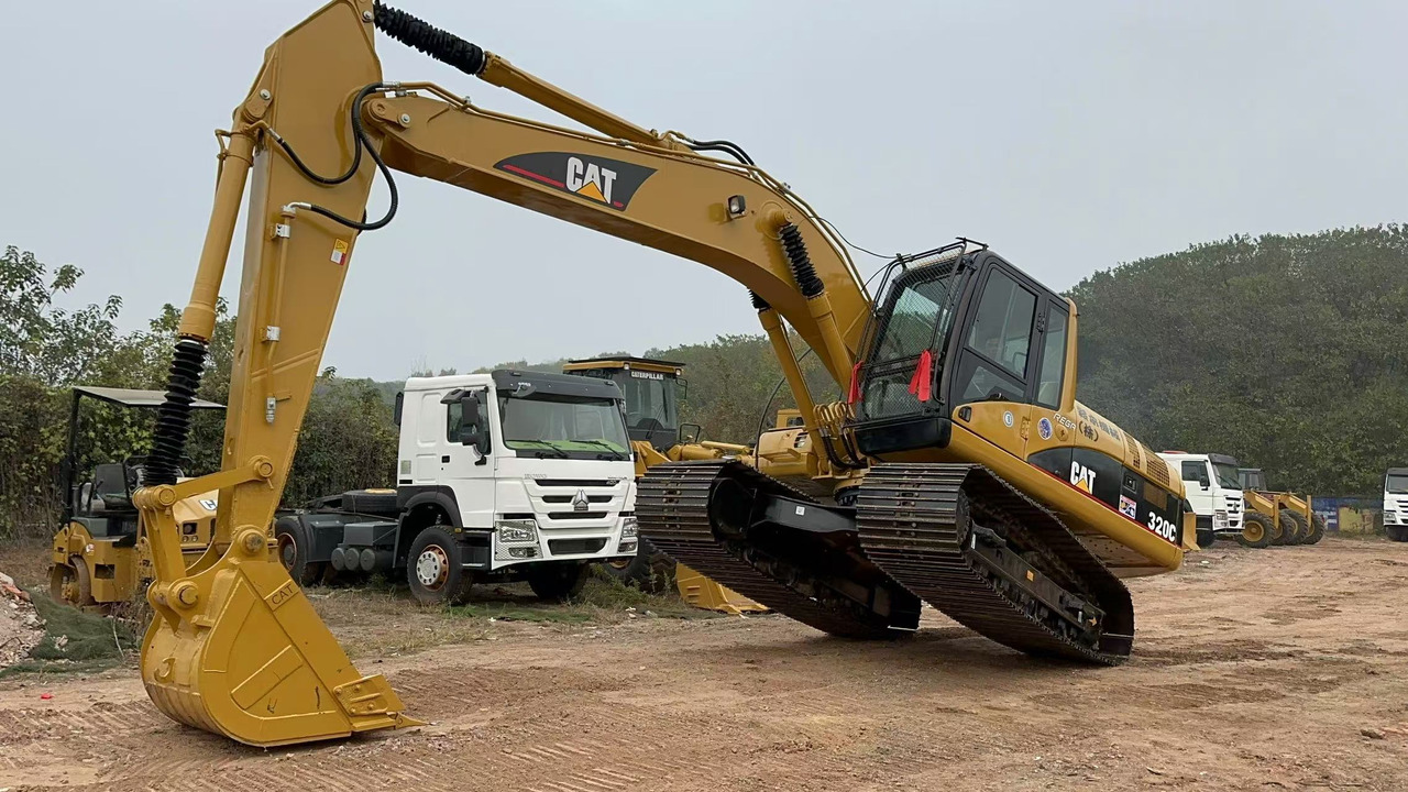 CATERPILLAR 320CL - Escavadora de rastos: foto 1 CATERPILLAR 320CL - Escavadora de rastos: foto 1