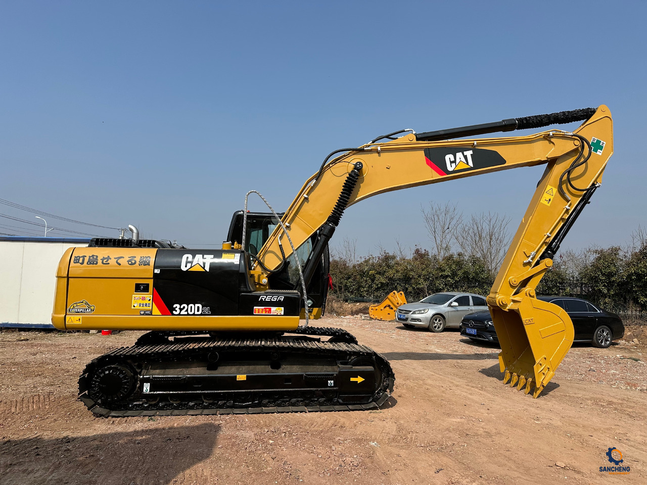CATERPILLAR 320D2L - Escavadora de rastos: foto 2 CATERPILLAR 320D2L - Escavadora de rastos: foto 2