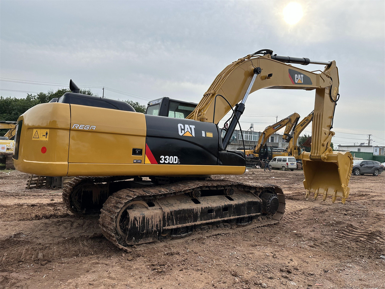 CATERPILLAR 330D excavator - Escavadora de rastos: foto 1 CATERPILLAR 330D excavator - Escavadora de rastos: foto 1