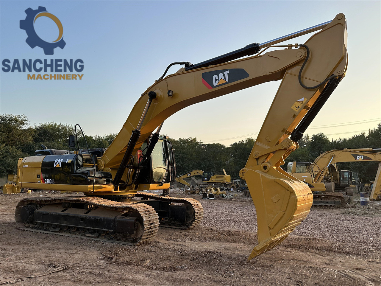 Escavadora de rastos CATERPILLAR 330D2L: foto 9