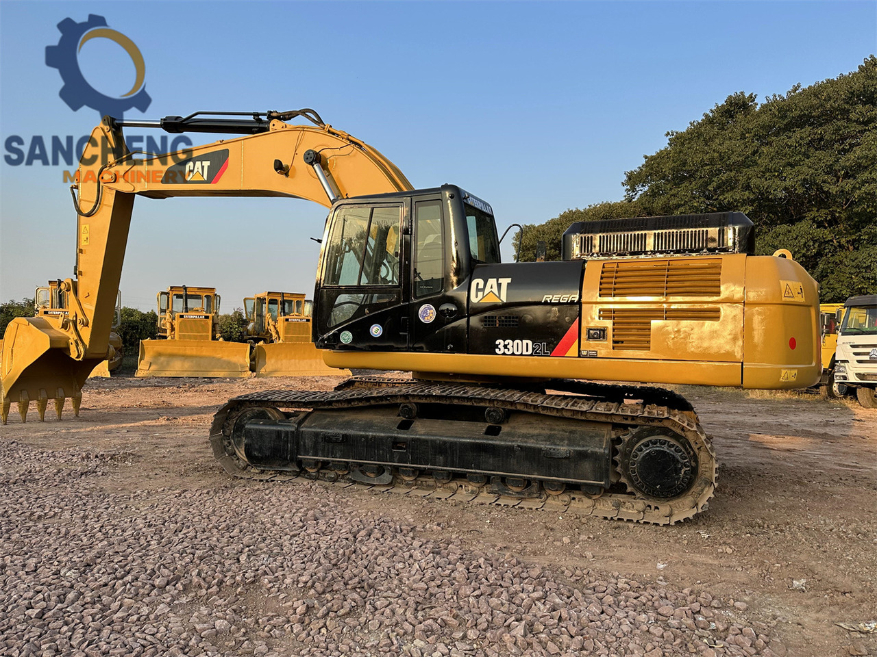 Escavadora de rastos CATERPILLAR 330D2L: foto 12