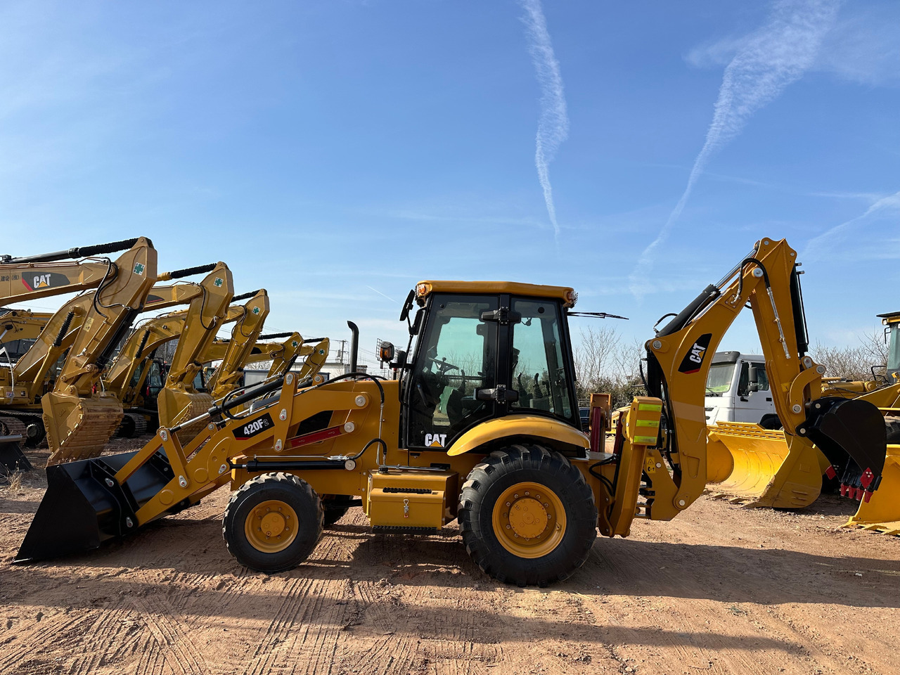 Retroescavadeira nuevo CATERPILLAR 420F2: foto 7