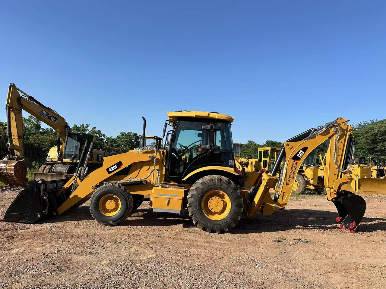 CATERPILLAR 420F2 - Retroescavadeira: foto 4 CATERPILLAR 420F2 - Retroescavadeira: foto 4