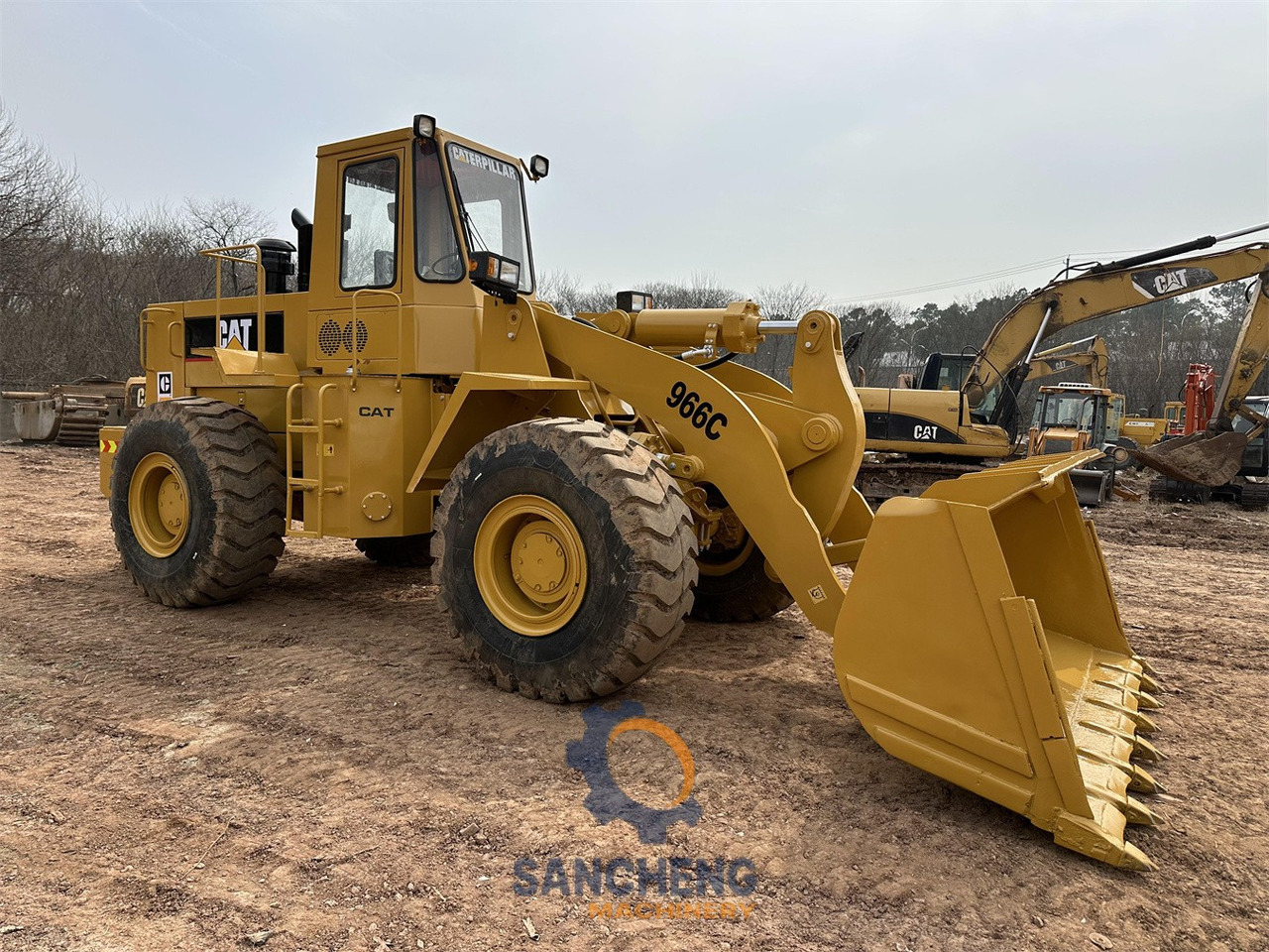 CATERPILLAR 966C - Carregadeira de rodas: foto 1 CATERPILLAR 966C - Carregadeira de rodas: foto 1