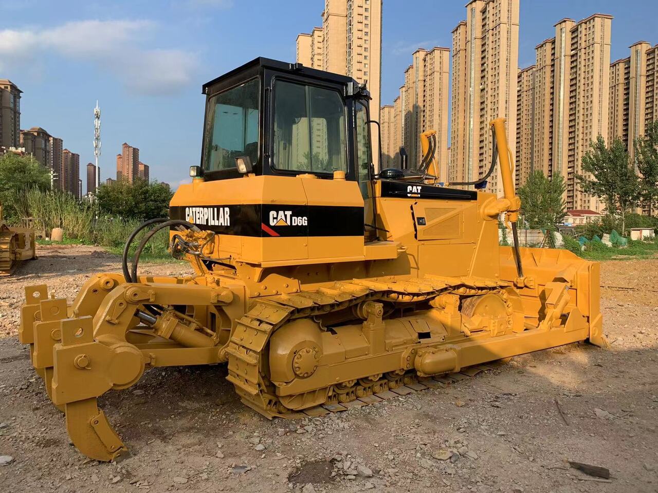 CATERPILLAR D6G - Buldôzer: foto 2 CATERPILLAR D6G - Buldôzer: foto 2