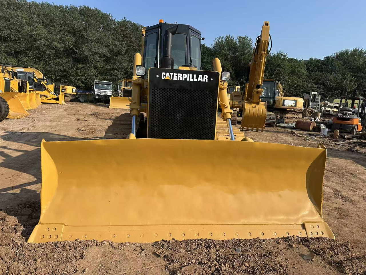 CATERPILLAR D6G Crawler Dozer - Buldôzer: foto 4 CATERPILLAR D6G Crawler Dozer - Buldôzer: foto 4