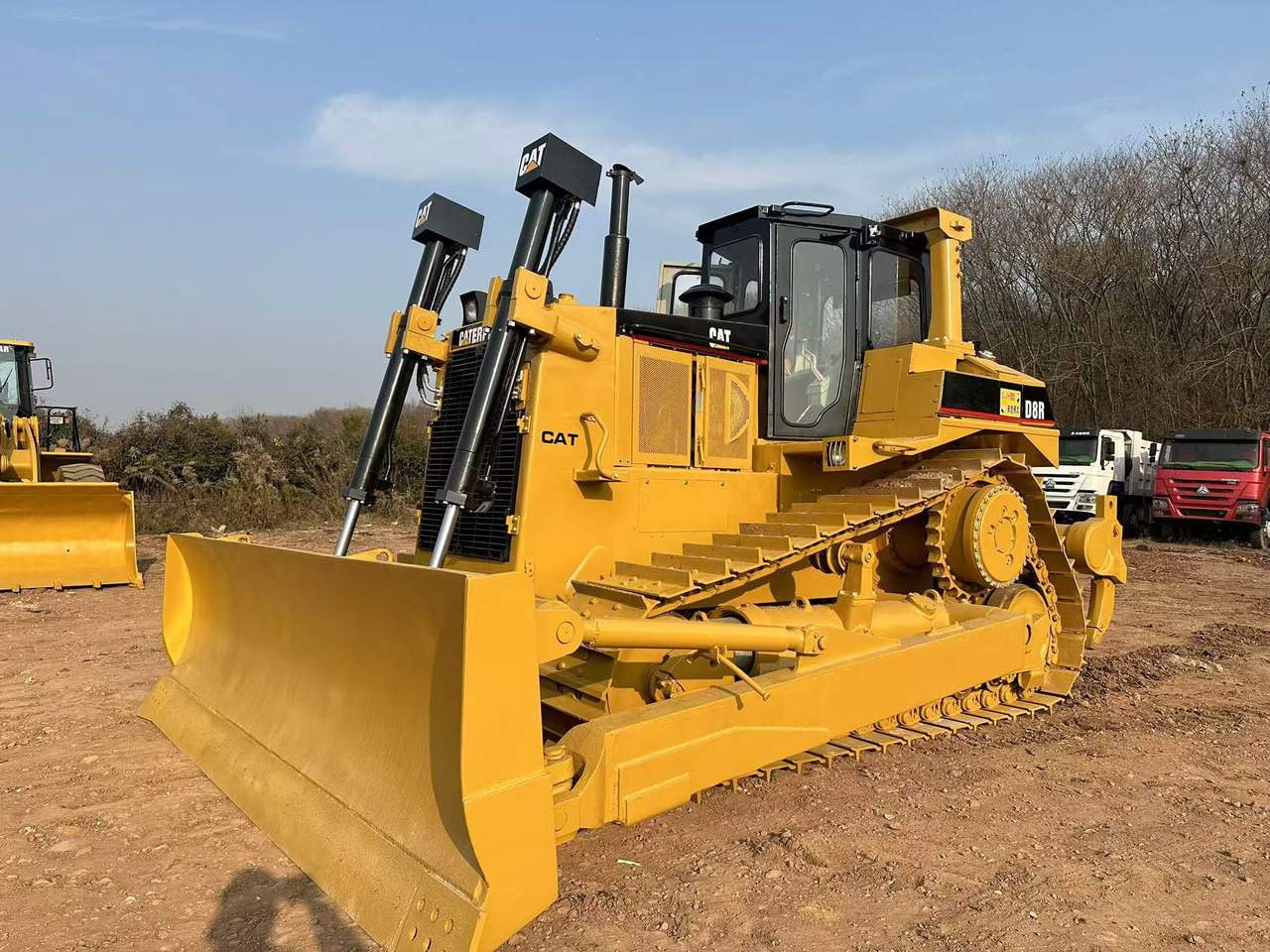 CATERPILLAR D8R - Buldôzer: foto 1 CATERPILLAR D8R - Buldôzer: foto 1