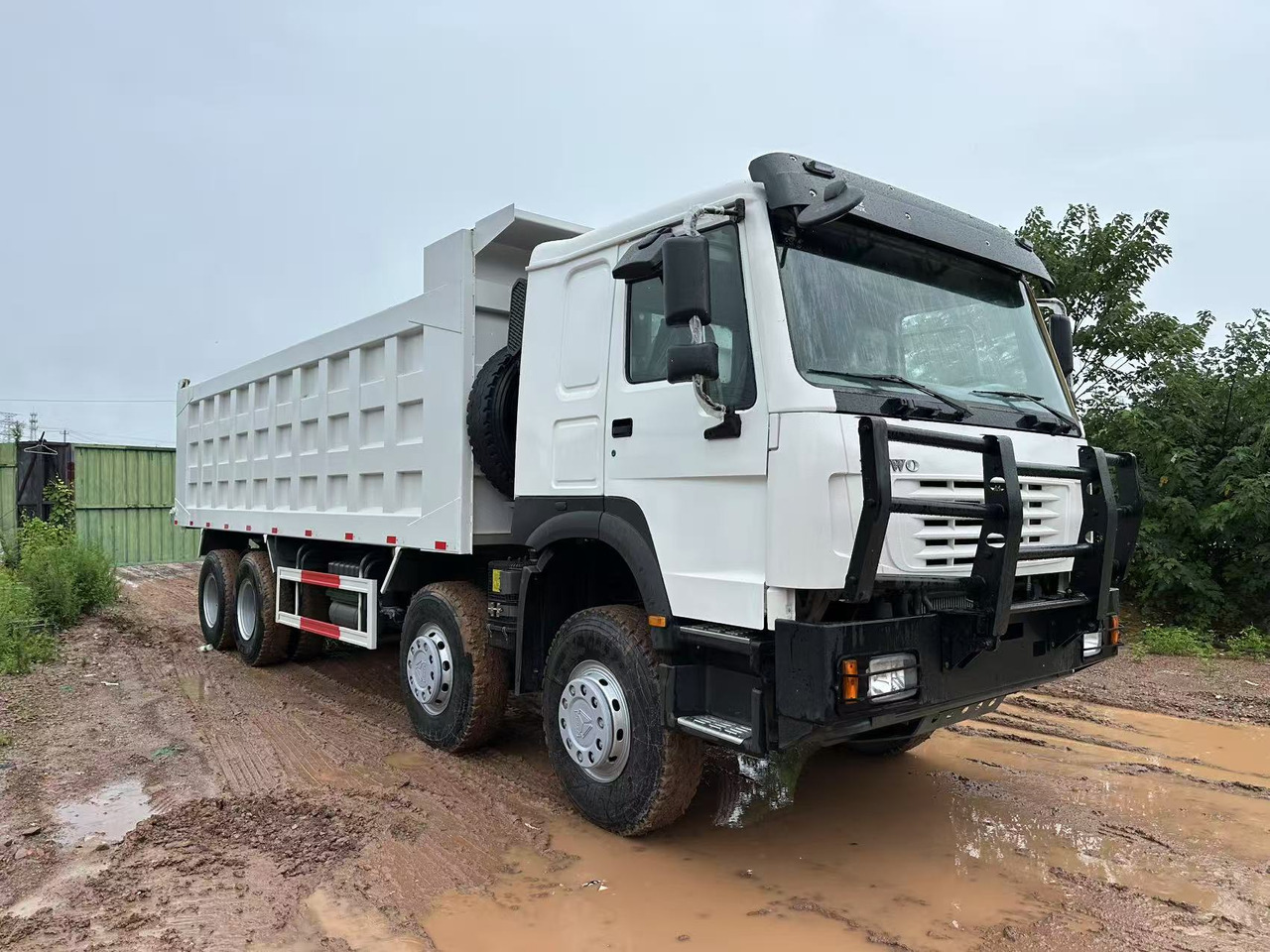 HOWO 371hp - Caminhão basculante: foto 1 HOWO 371hp - Caminhão basculante: foto 1