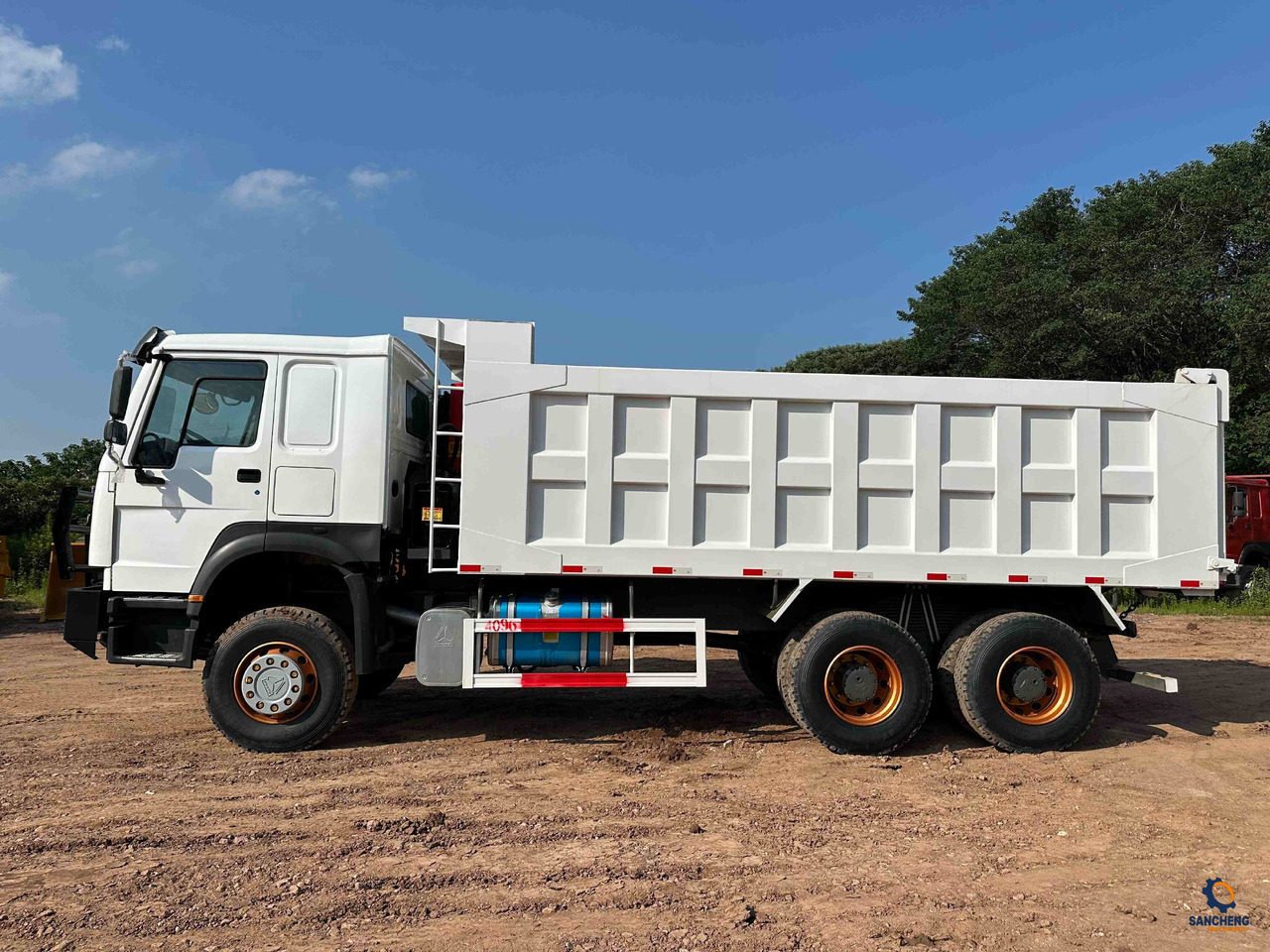 HOWO 400 With Bumper - Caminhão basculante: foto 4 HOWO 400 With Bumper - Caminhão basculante: foto 4