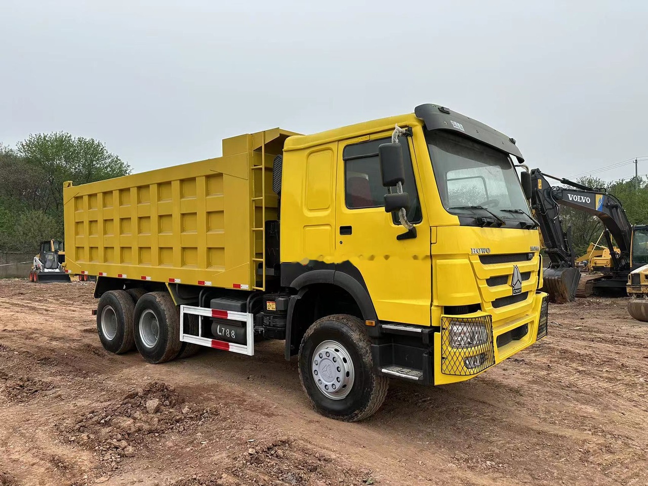SINOTRUK HOWO 371 - Caminhão basculante: foto 4 SINOTRUK HOWO 371 - Caminhão basculante: foto 4