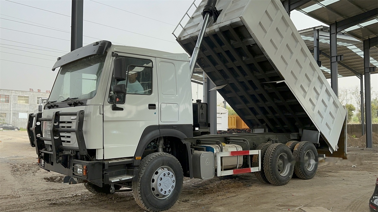 Locação de SINOTRUK HOWO 371 Dump Truck SINOTRUK HOWO 371 Dump Truck: foto 8