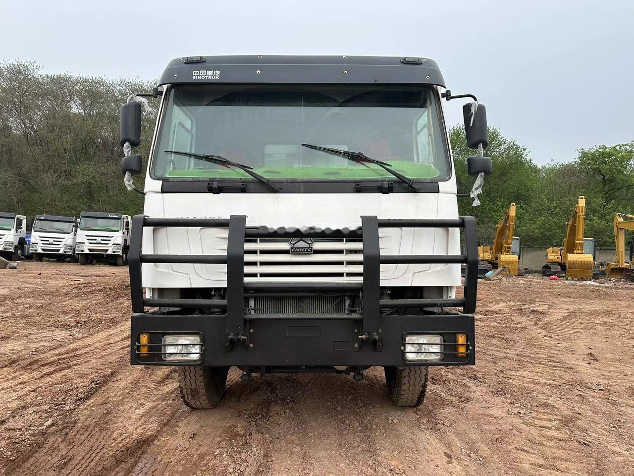 SINOTRUK HOWO 371 with Bumper - Caminhão basculante: foto 2 SINOTRUK HOWO 371 with Bumper - Caminhão basculante: foto 2