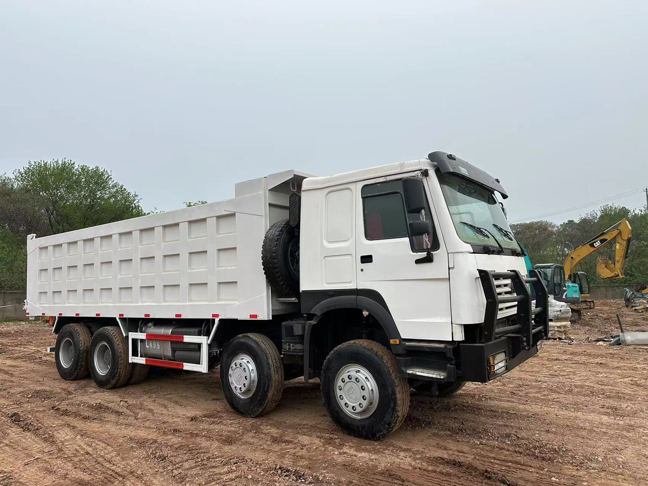 SINOTRUK HOWO 371 with Bumper - Caminhão basculante: foto 5 SINOTRUK HOWO 371 with Bumper - Caminhão basculante: foto 5