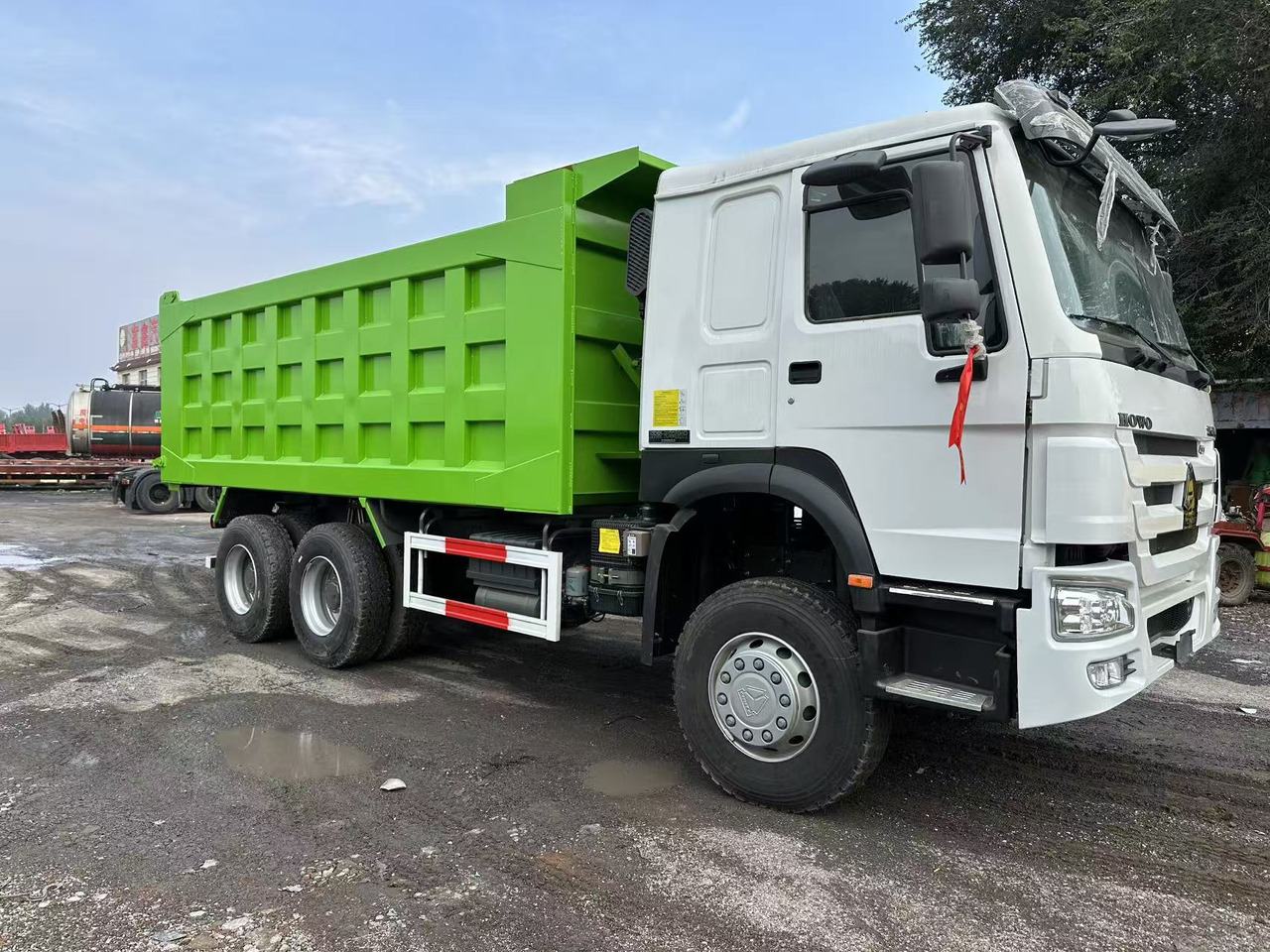 SINOTRUK HOWO 400HP 6X4 Tipper Truck - Caminhão basculante: foto 2 SINOTRUK HOWO 400HP 6X4 Tipper Truck - Caminhão basculante: foto 2