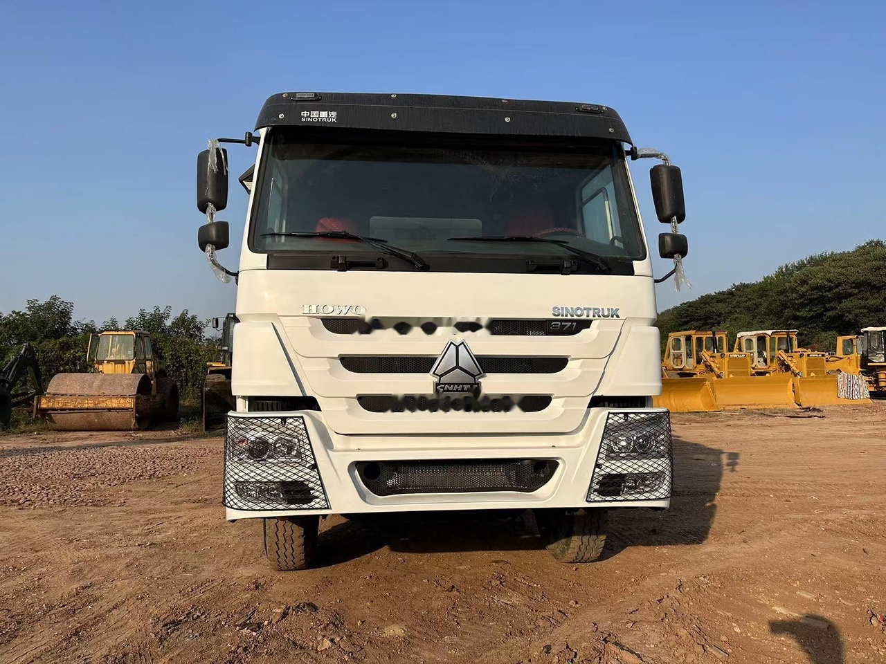 SINOTRUK HOWO HOWO 371 6x4 - Caminhão basculante: foto 3 SINOTRUK HOWO HOWO 371 6x4 - Caminhão basculante: foto 3