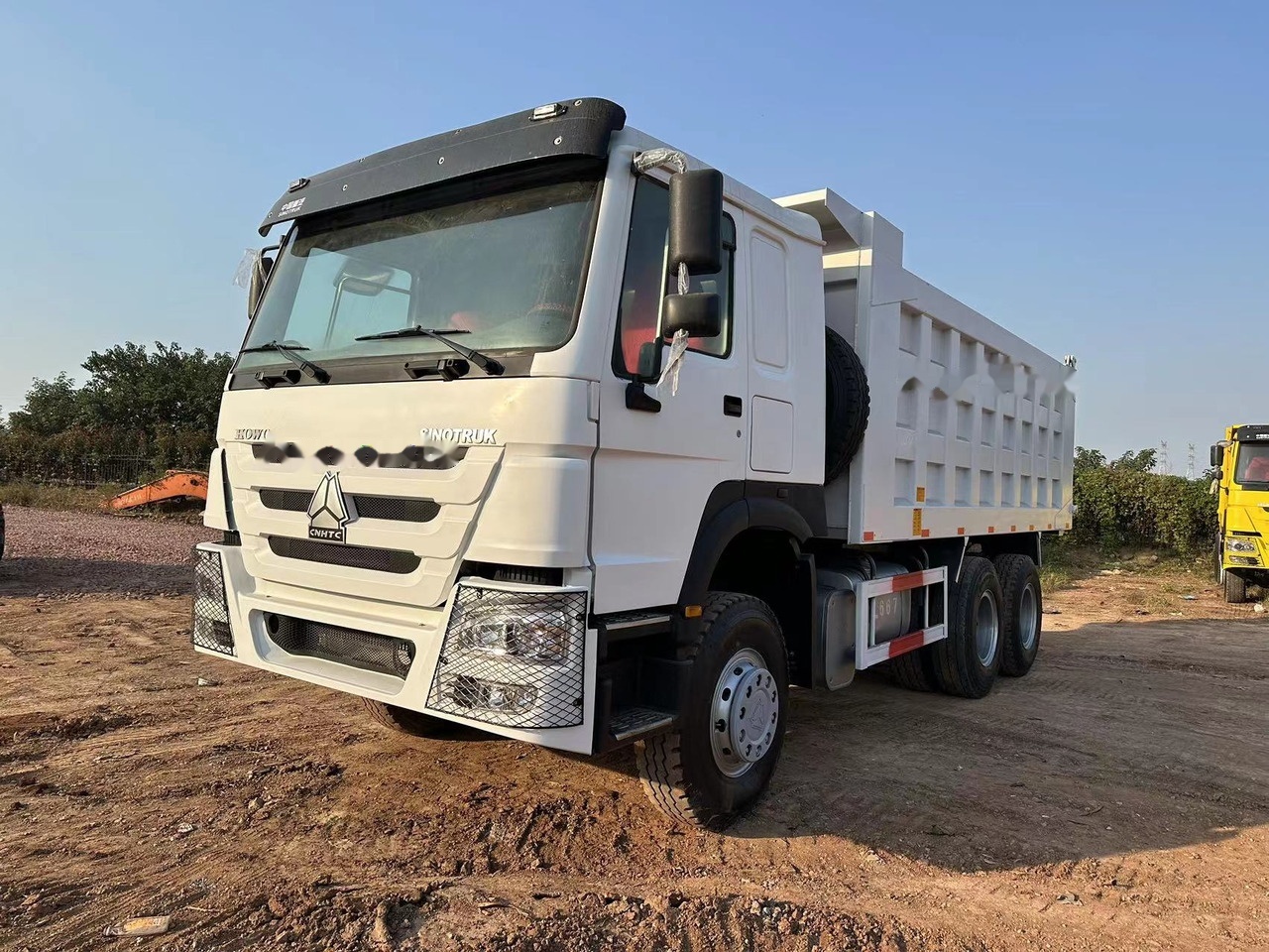 SINOTRUK HOWO HOWO 371 6x4 - Caminhão basculante: foto 2 SINOTRUK HOWO HOWO 371 6x4 - Caminhão basculante: foto 2