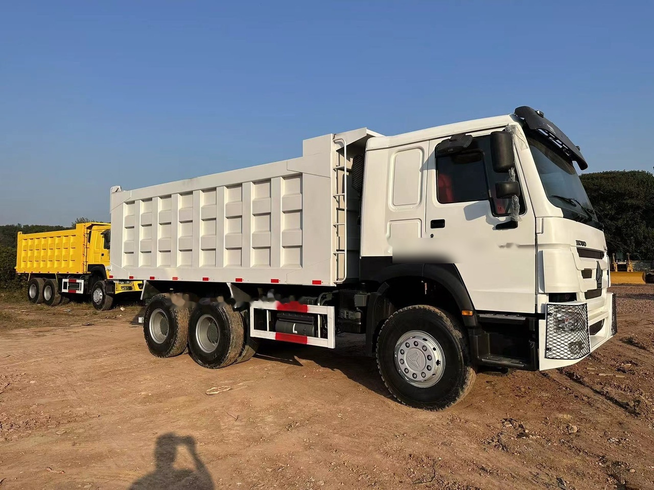 SINOTRUK HOWO HOWO 371 6x4 - Caminhão basculante: foto 5 SINOTRUK HOWO HOWO 371 6x4 - Caminhão basculante: foto 5