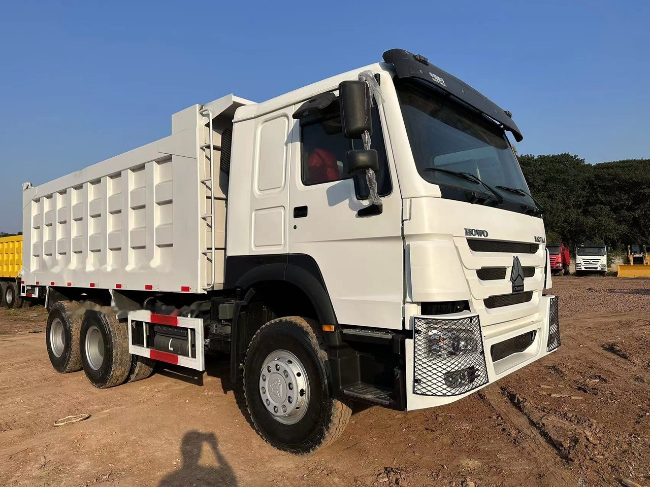 SINOTRUK HOWO HOWO 371 6x4 - Caminhão basculante: foto 4 SINOTRUK HOWO HOWO 371 6x4 - Caminhão basculante: foto 4