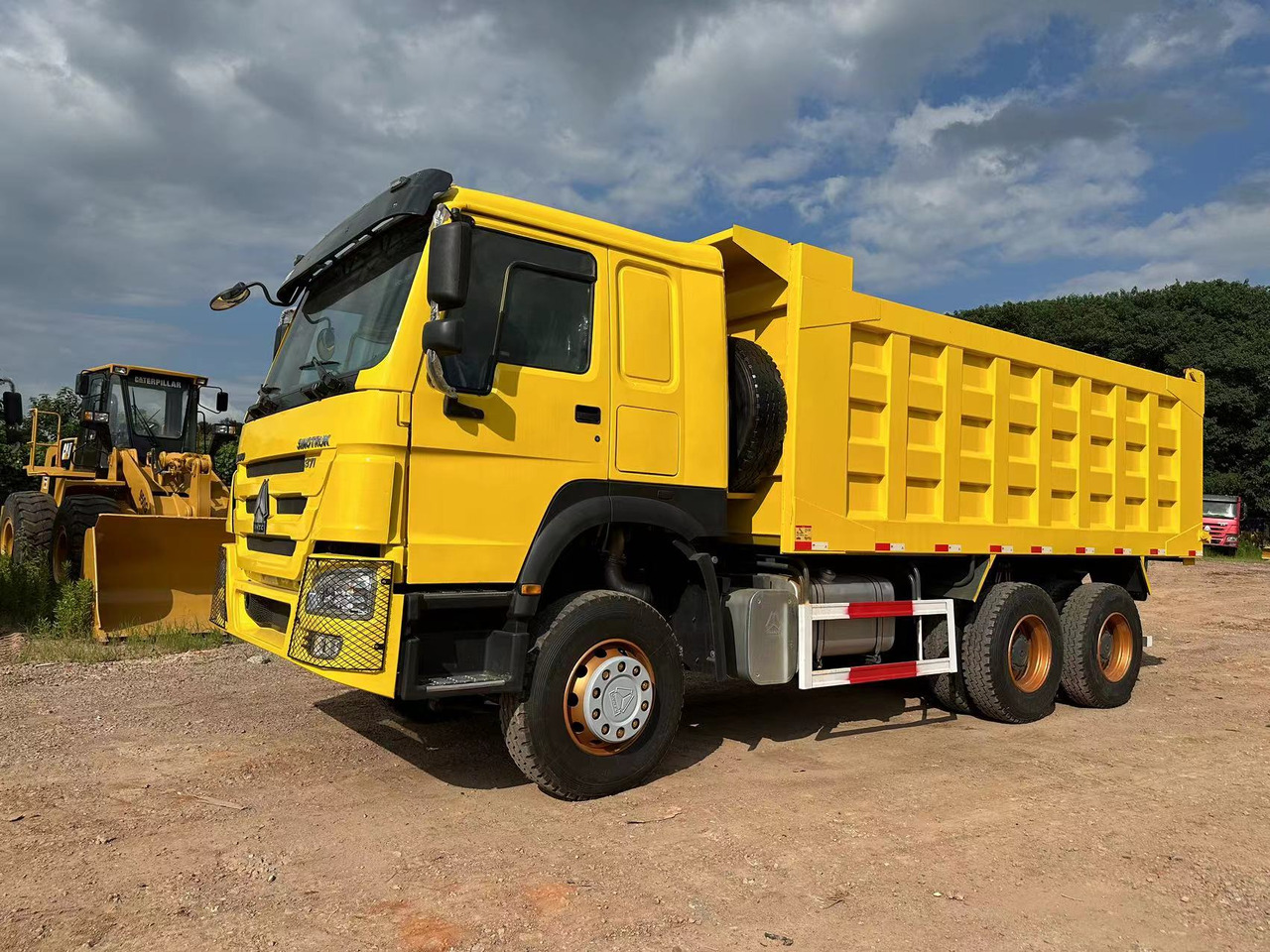 SINOTRUK Howo 371 Dump truck - Caminhão basculante: foto 2 SINOTRUK Howo 371 Dump truck - Caminhão basculante: foto 2
