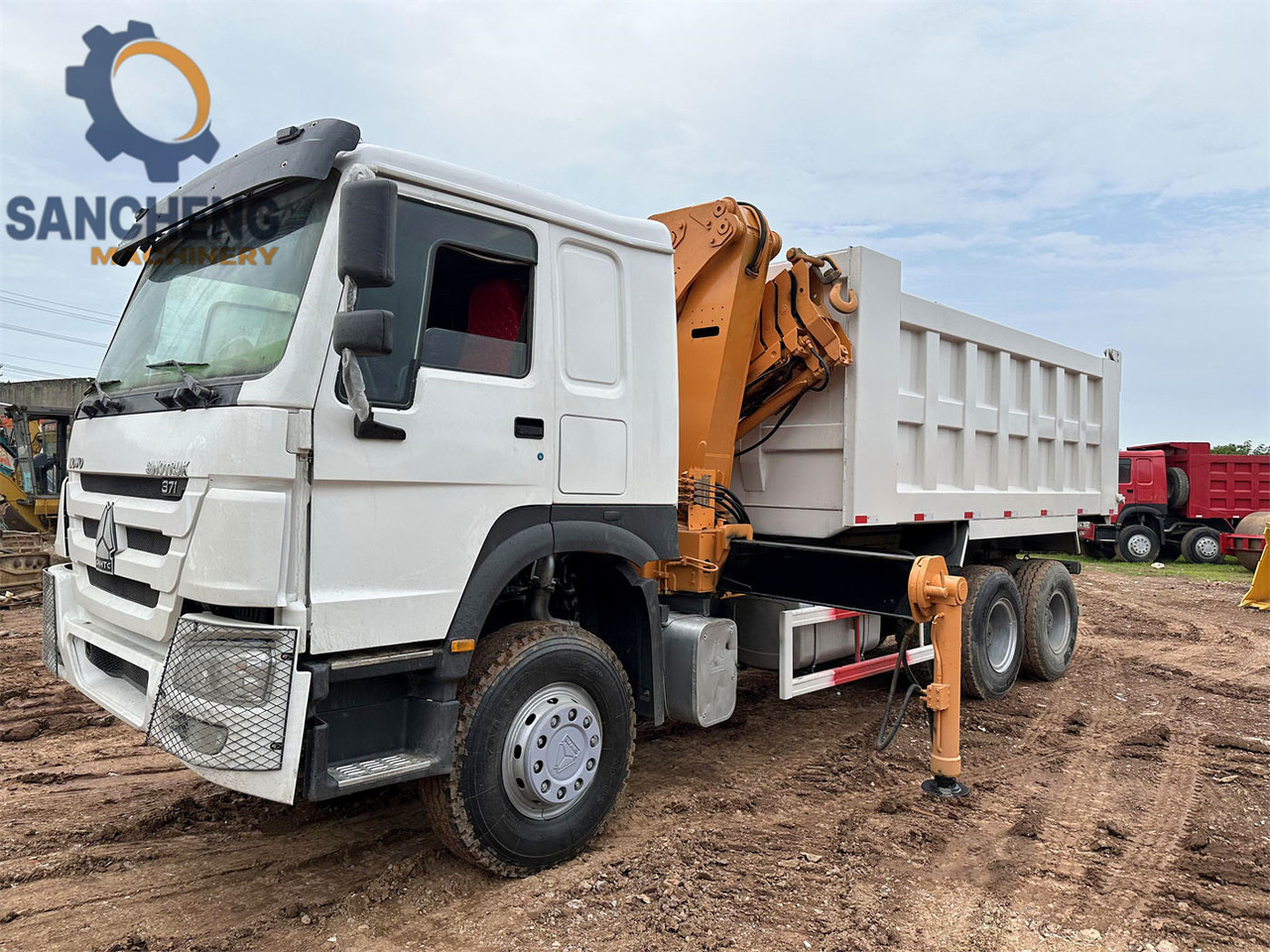 SINOTRUK Howo 371hp 6x4 crane truck - Caminhão grua: foto 2 SINOTRUK Howo 371hp 6x4 crane truck - Caminhão grua: foto 2