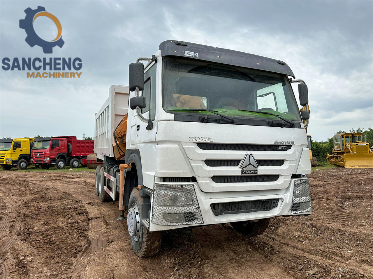 SINOTRUK Howo 371hp 6x4 crane truck - Caminhão grua: foto 5 SINOTRUK Howo 371hp 6x4 crane truck - Caminhão grua: foto 5