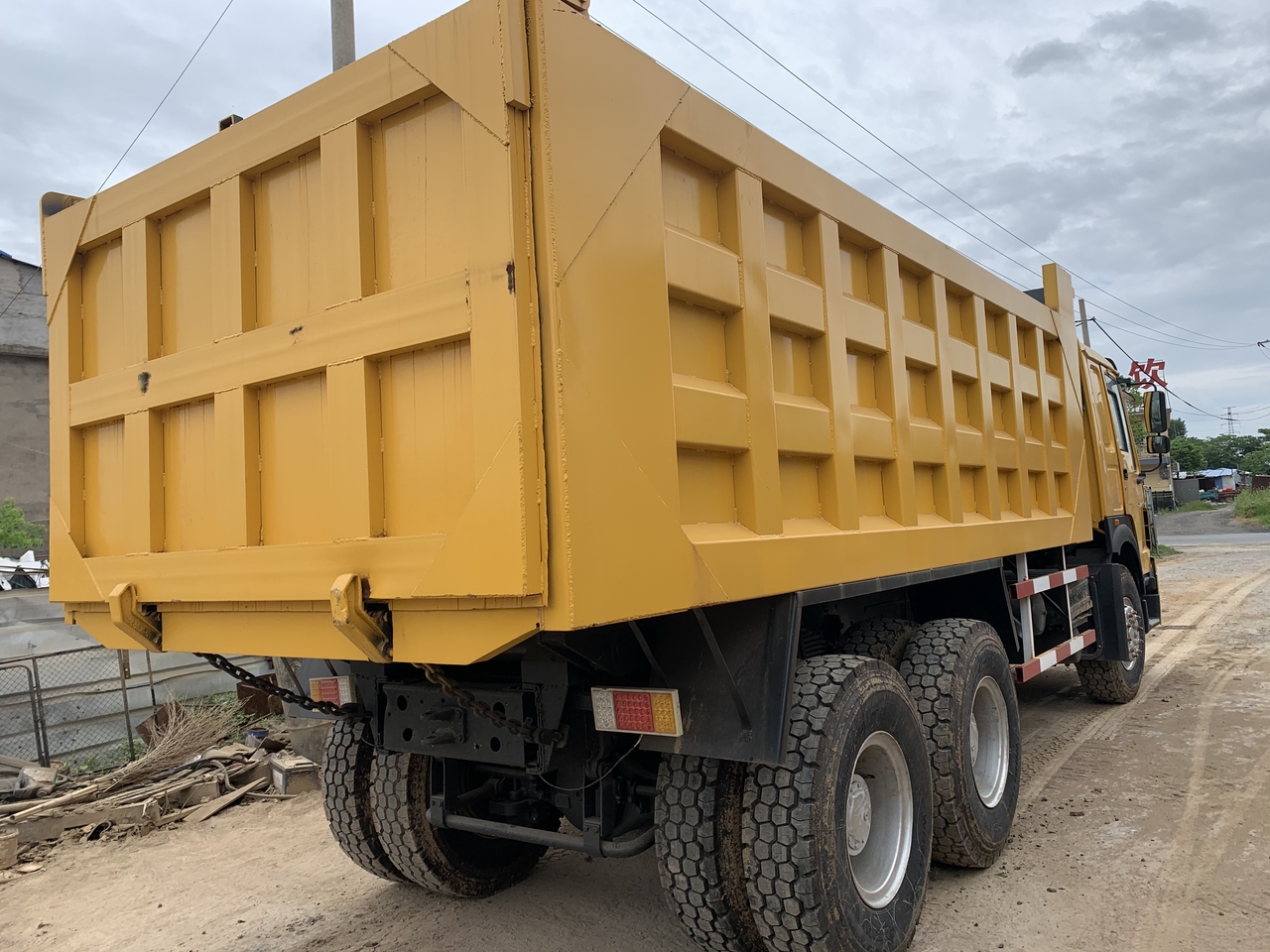 SINOTRUK Howo Dump truck 371 - Caminhão basculante: foto 2 SINOTRUK Howo Dump truck 371 - Caminhão basculante: foto 2