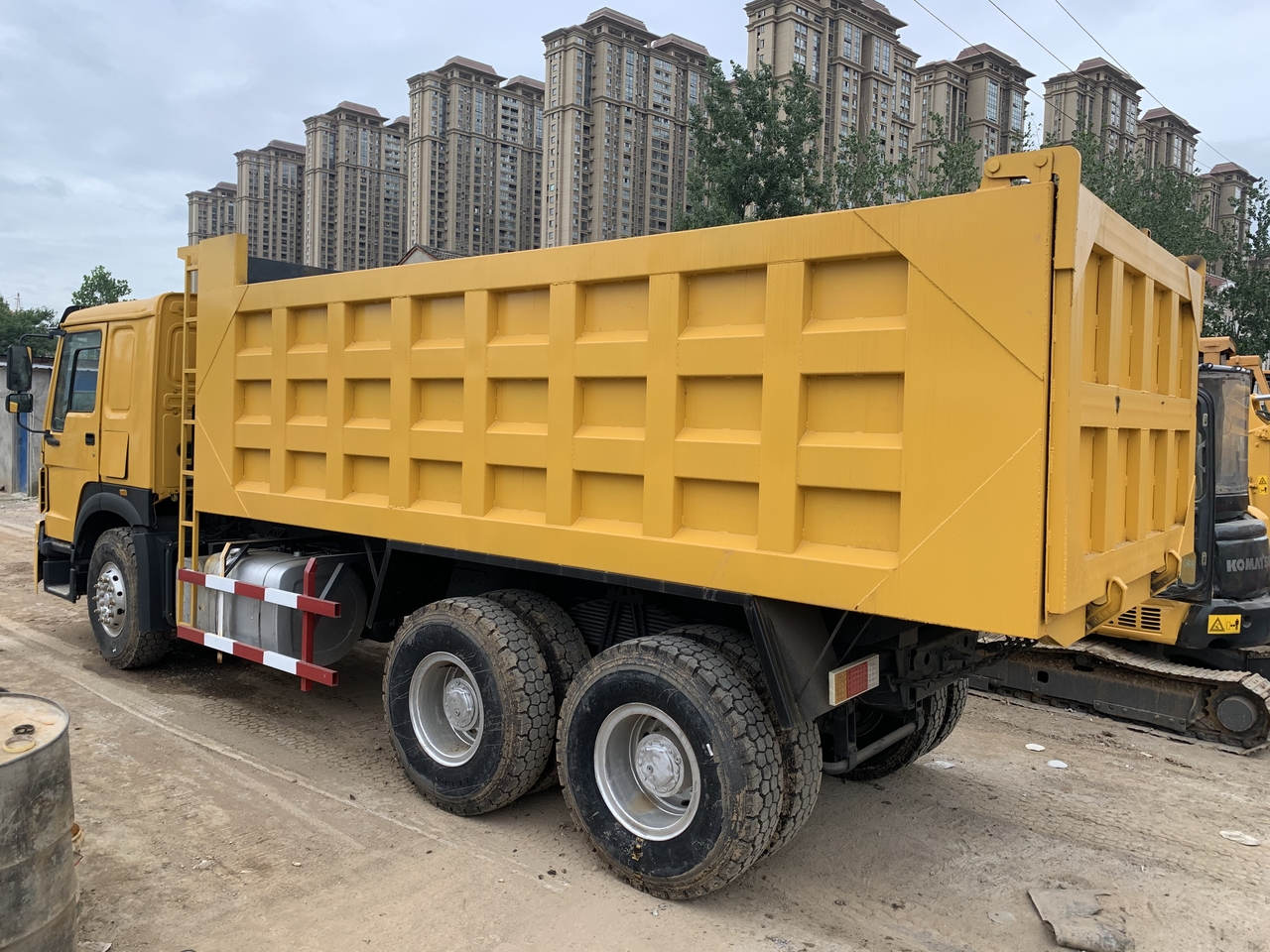SINOTRUK Howo Dump truck 371 - Caminhão basculante: foto 4 SINOTRUK Howo Dump truck 371 - Caminhão basculante: foto 4
