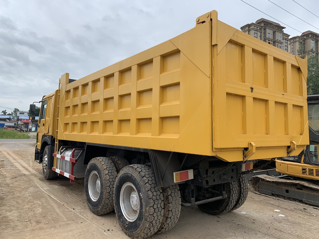 SINOTRUK Howo Dump truck 371 - Caminhão basculante: foto 5 SINOTRUK Howo Dump truck 371 - Caminhão basculante: foto 5