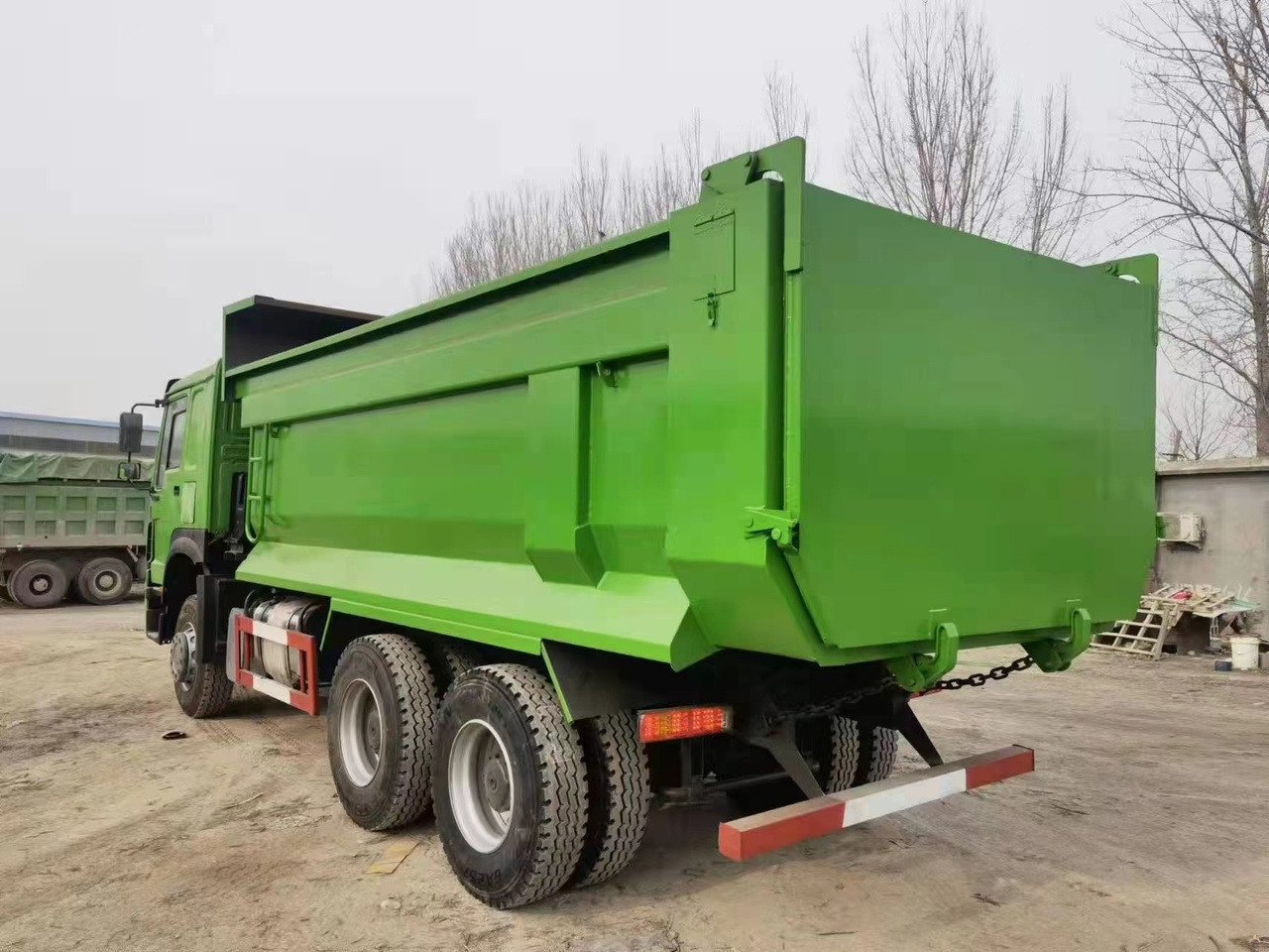 SINOTRUK Howo Dump truck 371 - Caminhão basculante: foto 4 SINOTRUK Howo Dump truck 371 - Caminhão basculante: foto 4