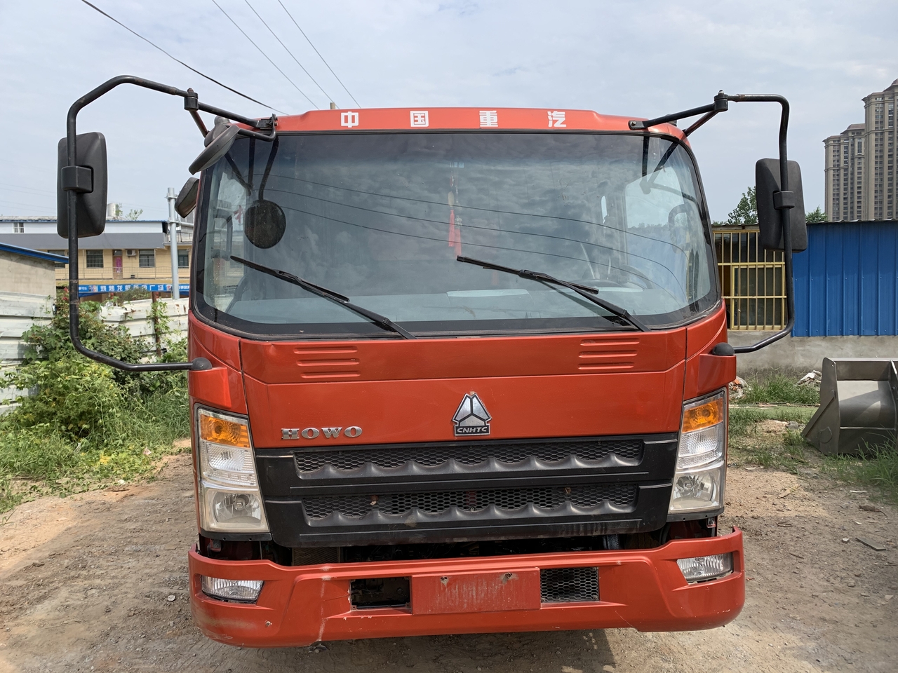 SINOTRUK Howo Dump truck 4x2 - Caminhão basculante: foto 3 SINOTRUK Howo Dump truck 4x2 - Caminhão basculante: foto 3