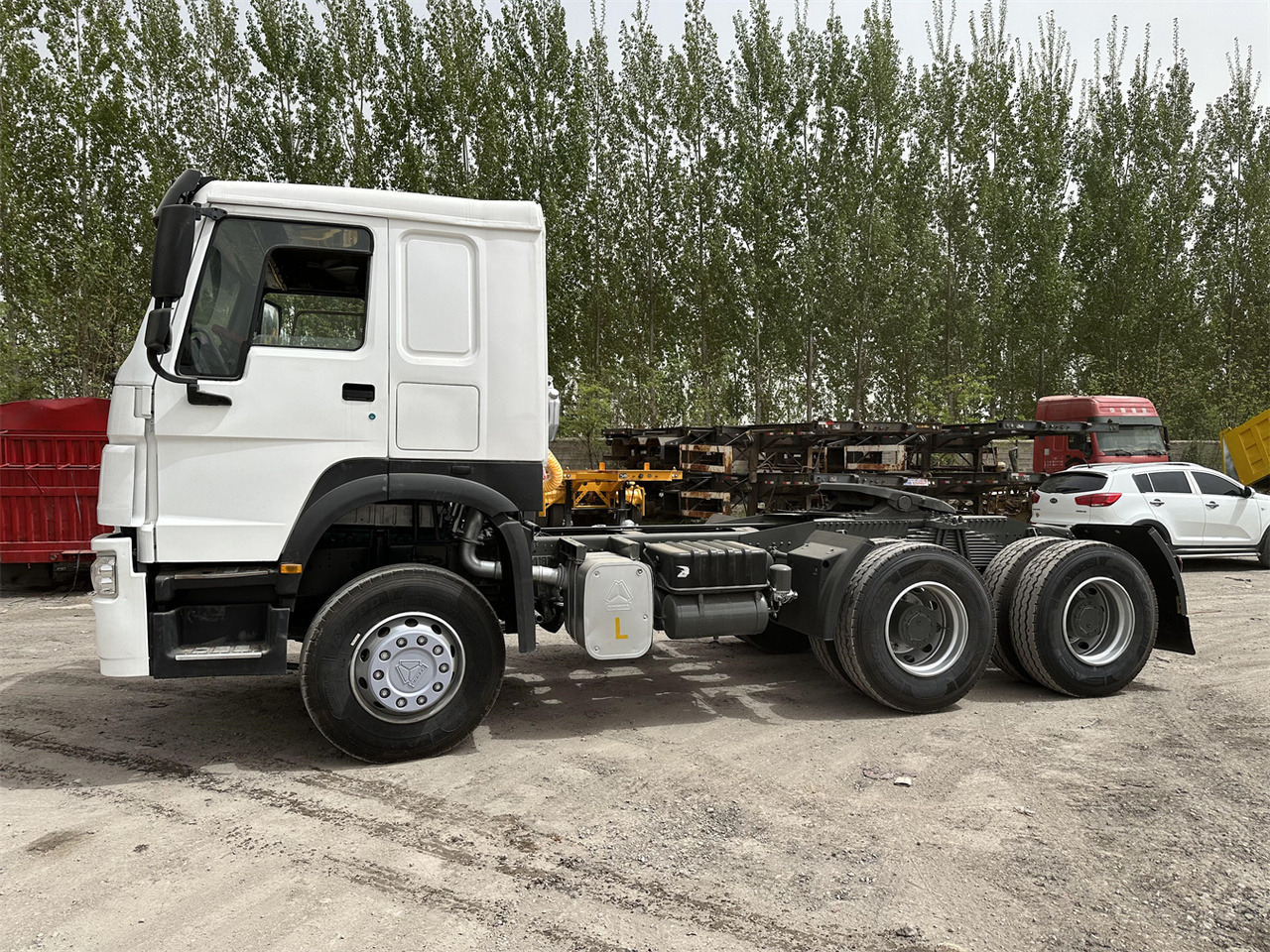 SINOTRUK Howo 371hp Truck Head - Tractor: foto 5 SINOTRUK Howo 371hp Truck Head - Tractor: foto 5