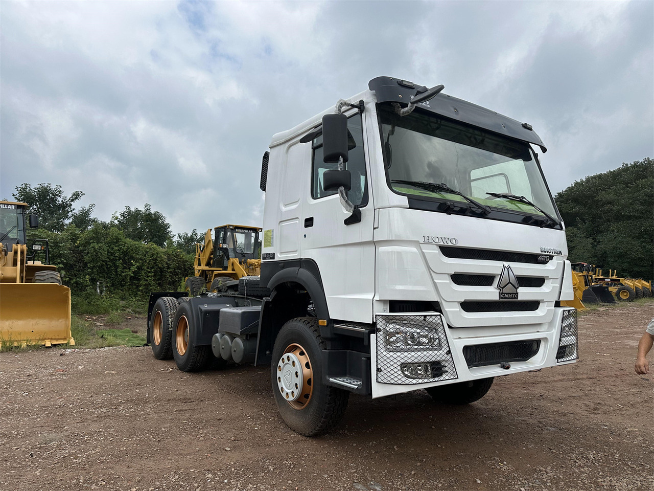 SINOTRUK Howo tractor unit 420hp - Tractor: foto 3 SINOTRUK Howo tractor unit 420hp - Tractor: foto 3