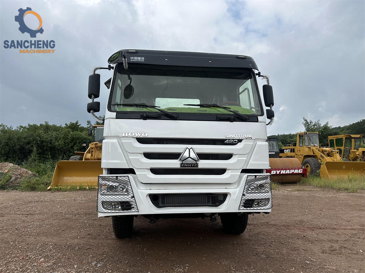 SINOTRUK Howo tractor unit 420hp - Tractor: foto 4 SINOTRUK Howo tractor unit 420hp - Tractor: foto 4