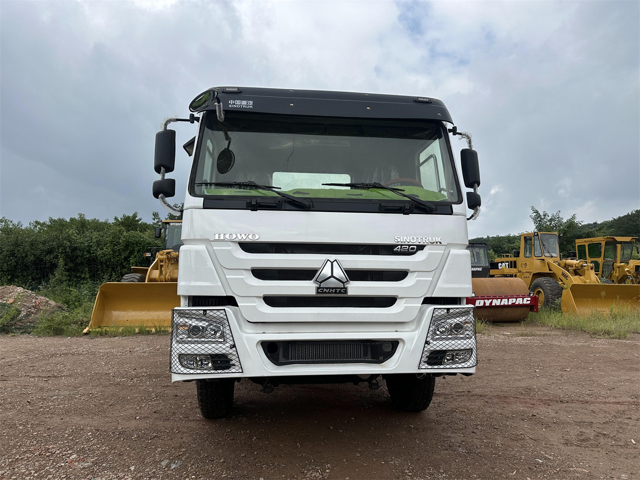 SINOTRUK Howo tractor unit 420hp - Tractor: foto 2 SINOTRUK Howo tractor unit 420hp - Tractor: foto 2