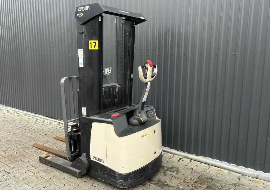 Crown SHR5520-1.13 - Stacker: foto 3 Crown SHR5520-1.13 - Stacker: foto 3