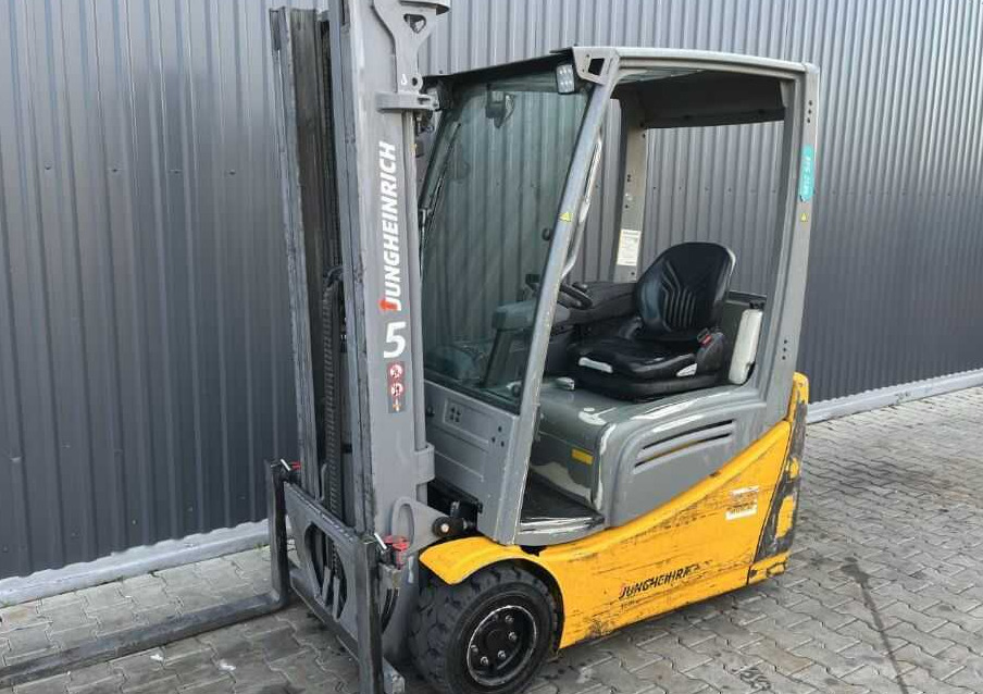 Jungheinrich EFG218k - Empilhadeira elétrica: foto 1 Jungheinrich EFG218k - Empilhadeira elétrica: foto 1