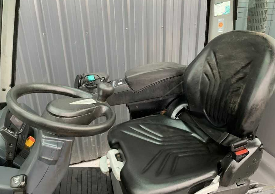 Empilhadeira a gás Jungheinrich TFG430s: foto 7 Empilhadeira a gás Jungheinrich TFG430s: foto 7