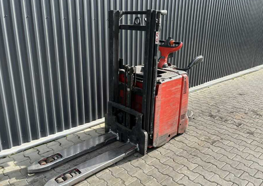 Linde D12AP - Stacker: foto 1 Linde D12AP - Stacker: foto 1