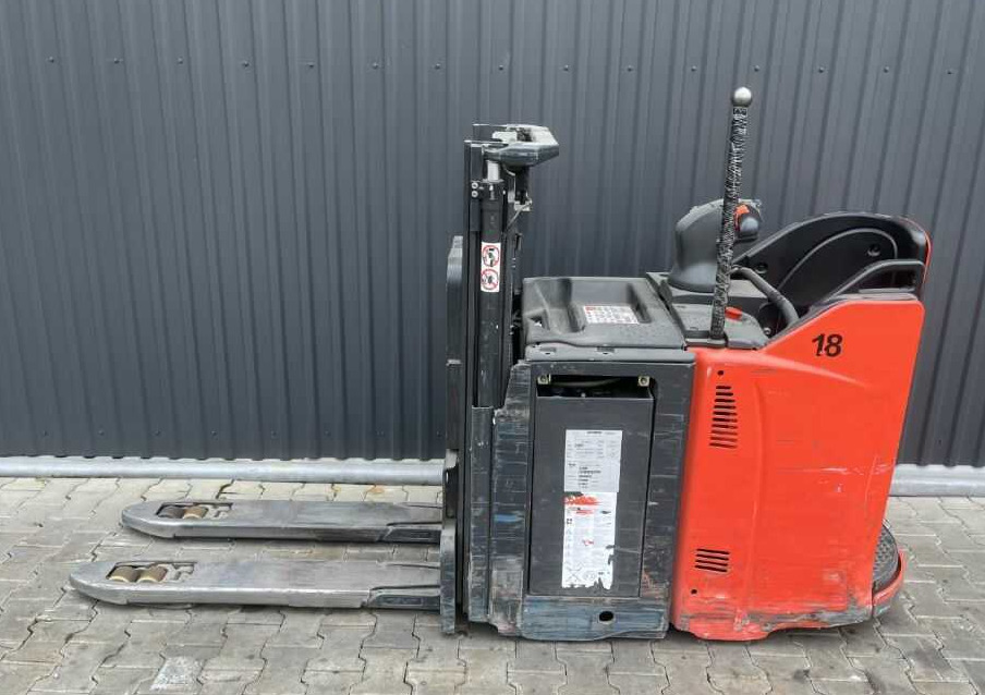 Linde D12SPHP - Stacker: foto 2 Linde D12SPHP - Stacker: foto 2