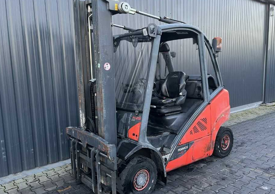 Linde H25T-01 - Empilhadeira a gás: foto 1 Linde H25T-01 - Empilhadeira a gás: foto 1