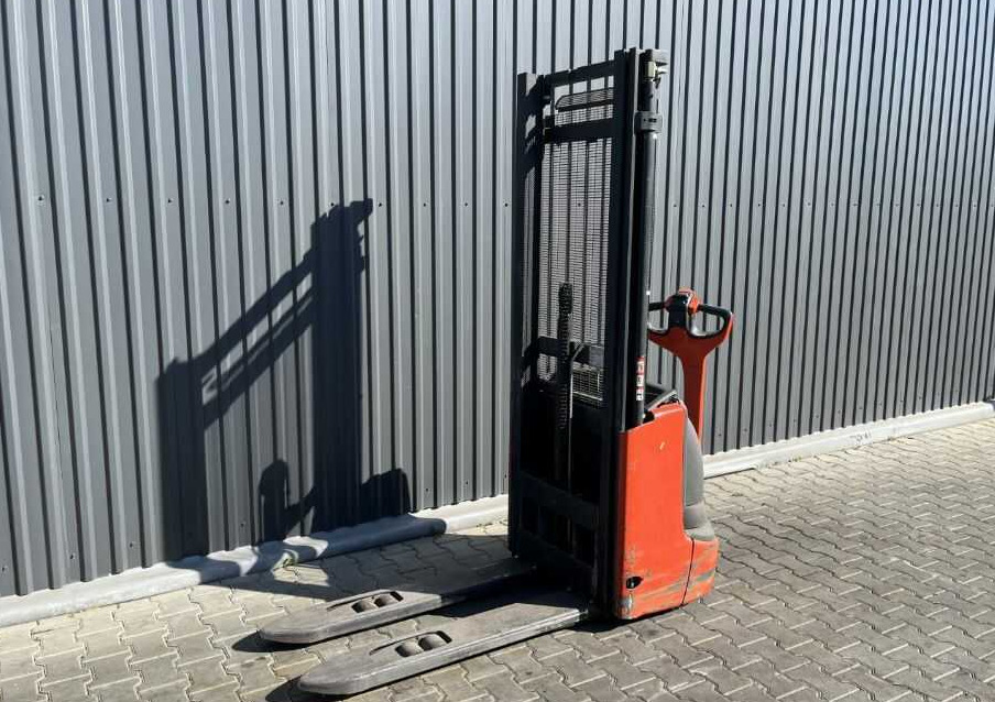 Linde L12 - Stacker: foto 1 Linde L12 - Stacker: foto 1