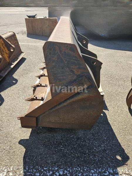 CAT 428d - Balde para carregadeiras de Máquina de construção: foto 4 CAT 428d - Balde para carregadeiras de Máquina de construção: foto 4