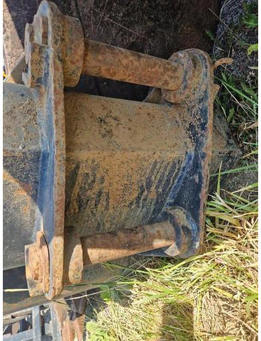 Terex TLB840PS - Balde: foto 4 Terex TLB840PS - Balde: foto 4